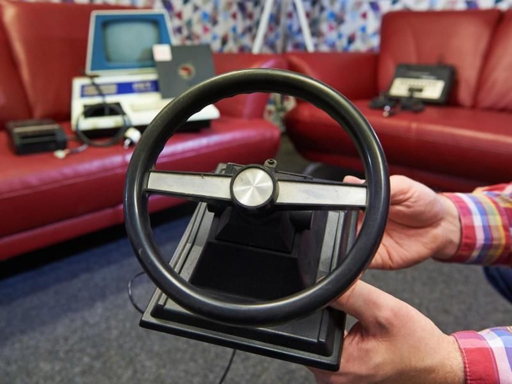 Ein weiteres zukünftiges Ausstellungsstück: das Lenkrad zu einem «Palladium Tele-Cassetten Game Color« aus dem Jahr 1978. Foto: Bernd Thissen