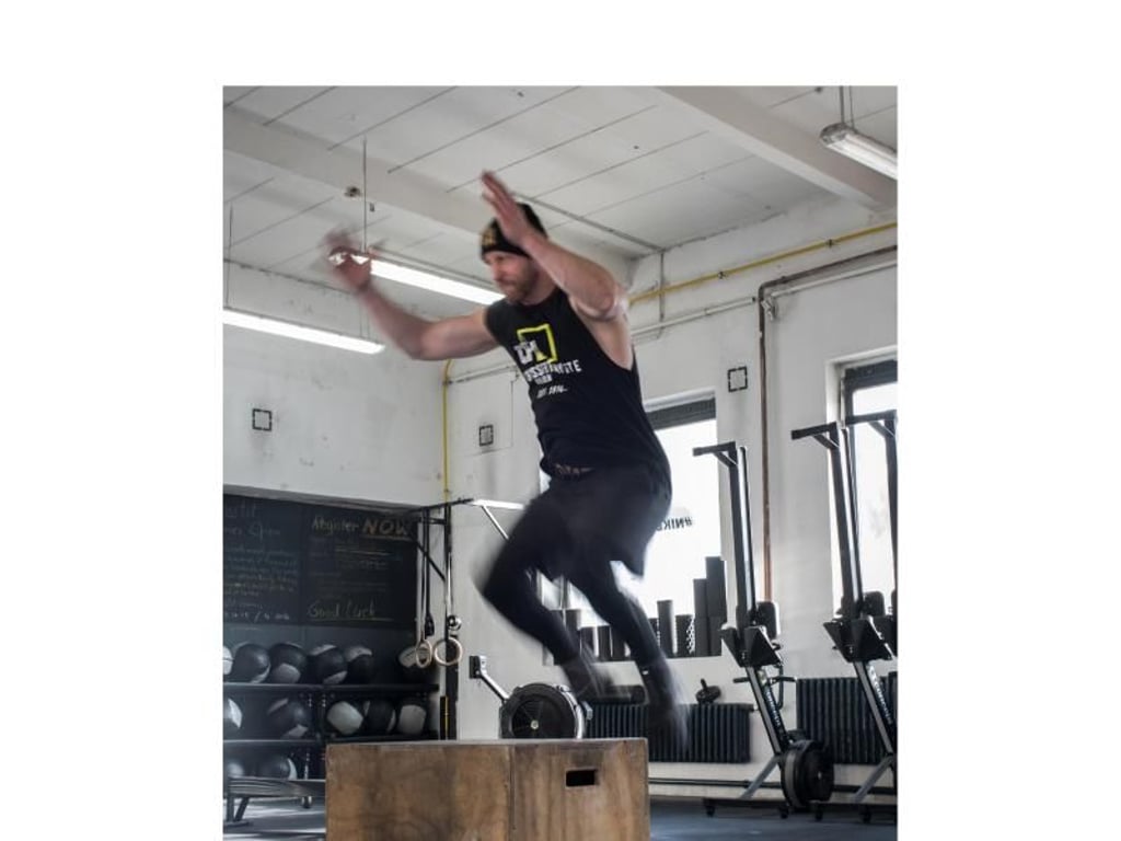Kästen gehören seit jeher in Sporthallen. Auch beim Crossfit kommen sie zum Einsatz. Foto: Franziska Gabbert