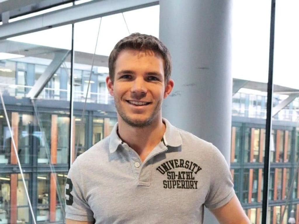 Tom Dederichs macht bei der Mediengruppe RTL in Köln eine Ausbildung zum Kaufmann für audiovisuelle Medien. Foto: Mediengruppe RTL