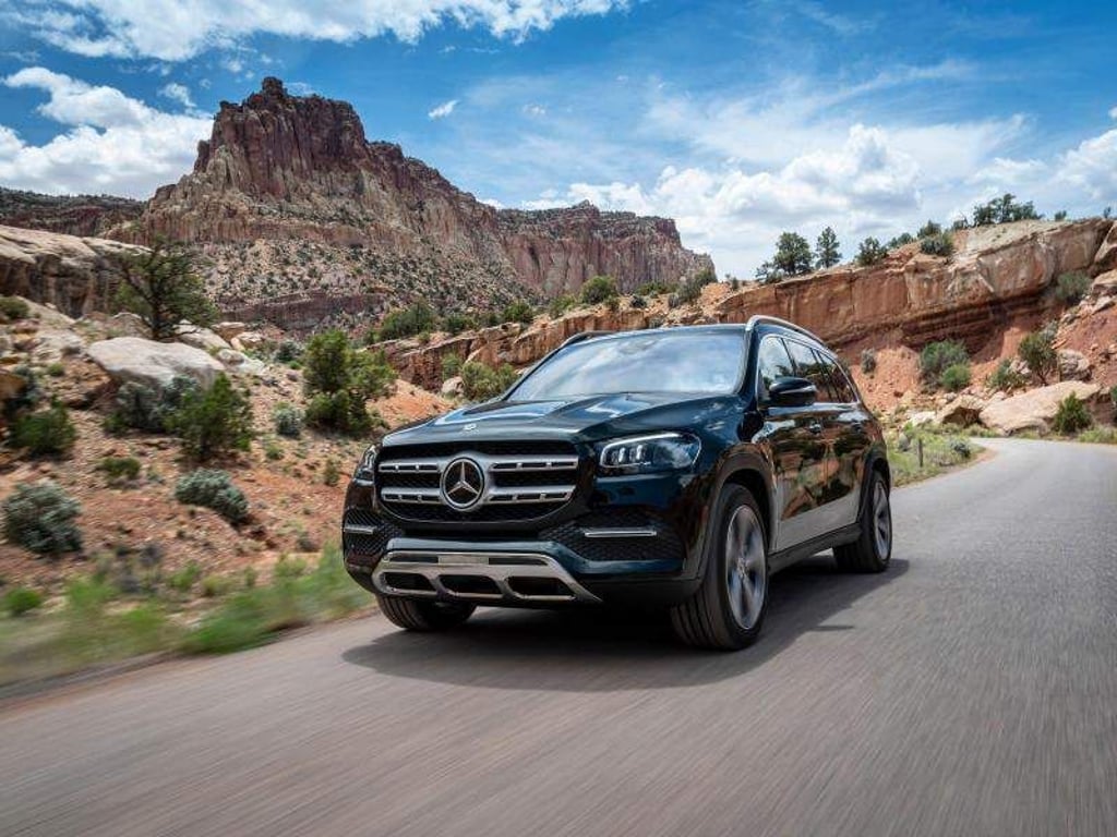 Groß, größer, am größten: Mit einer Länge von 5,21, einer Breite von 1,96 und einer Höhe von 1,82 Metern ist der GLS ein wahrer Riese unter den SUVs. Foto: Mercedes/dpa-infocom