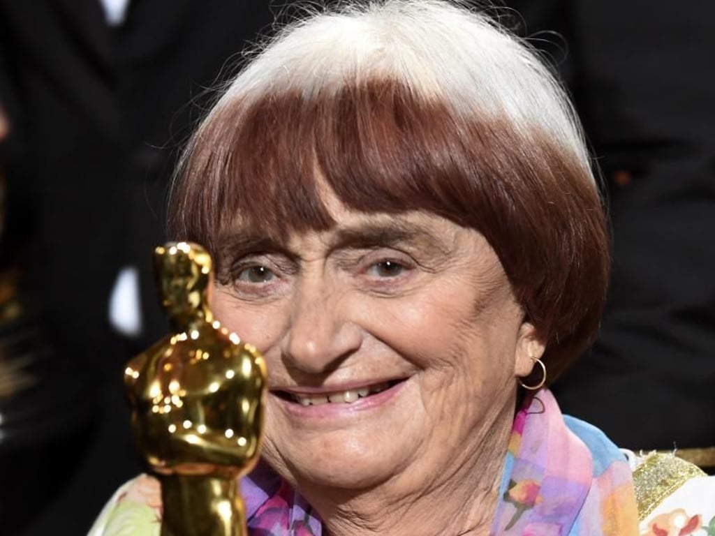 Die französische Regisseurin Agnès Varda mit ihrem Ehren-Oscar. Foto: Chris Pizzello