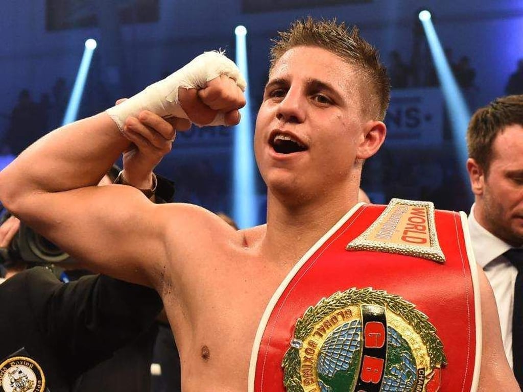 Tyron Zeuge verteidigt den WBA-Gürtel im Super-Mittelgewicht gegen den Nigerianer Isaac Ekpo. Foto: Bernd Settnik