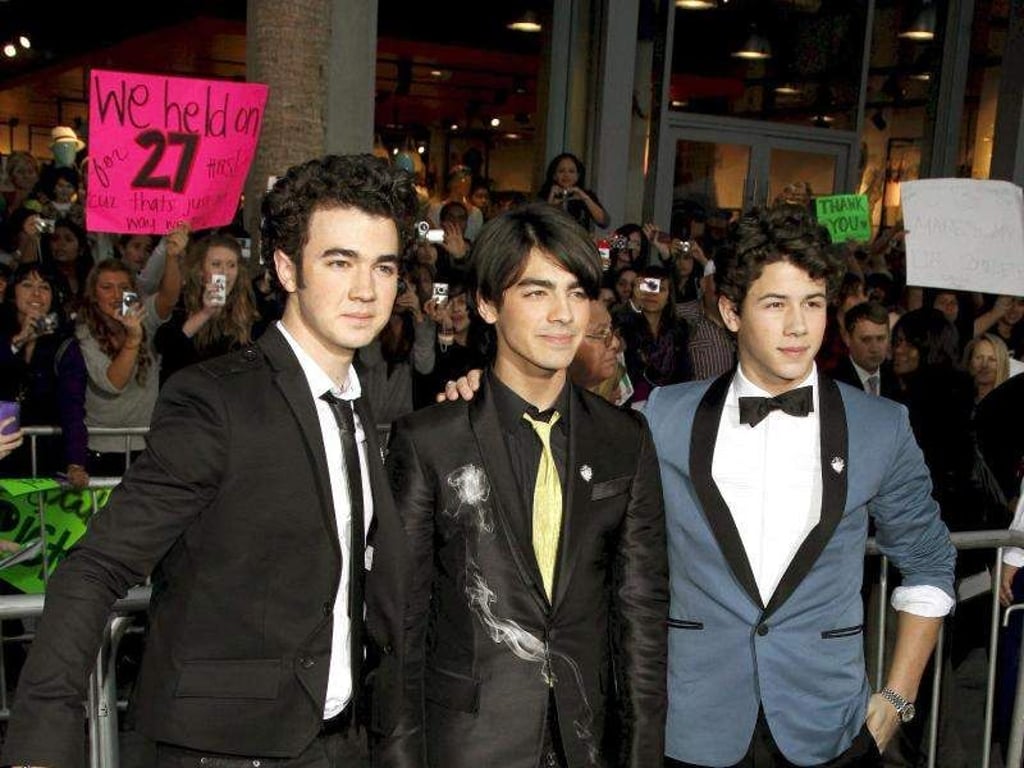 Kevin (l-r), Joe und Nick Jonas (2009) wollen es noch einmal zusammen versuchen. Foto: Nina Prommer/epa