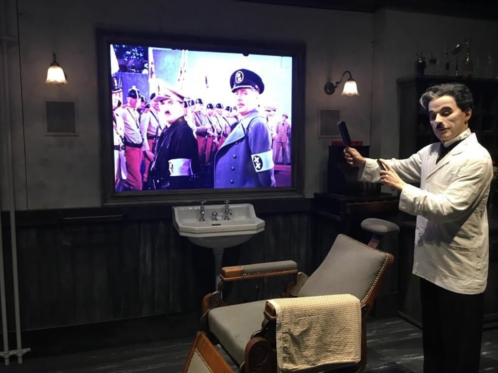 Der Friseurstuhl aus dem Film «Der große Diktator». Foto: Christiane Oelrich
