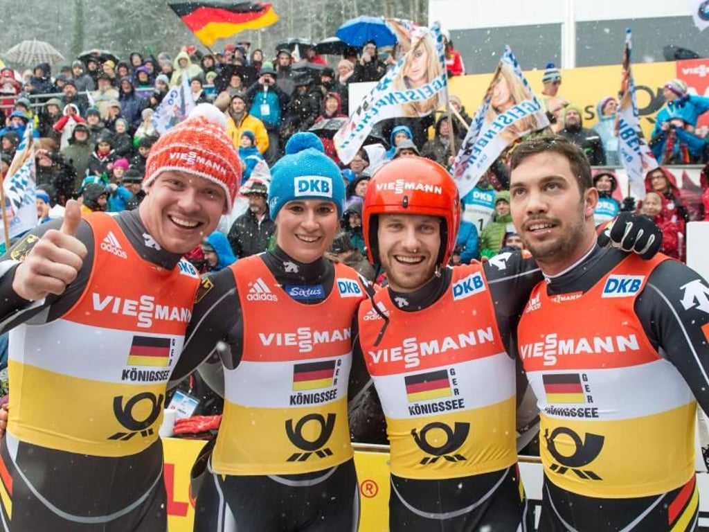 Felix Loch, Natalie Geisenberger, Tobias Arlt und Tobias Wendl (v.l.) jubelten oft. Foto: Peter Kneffel