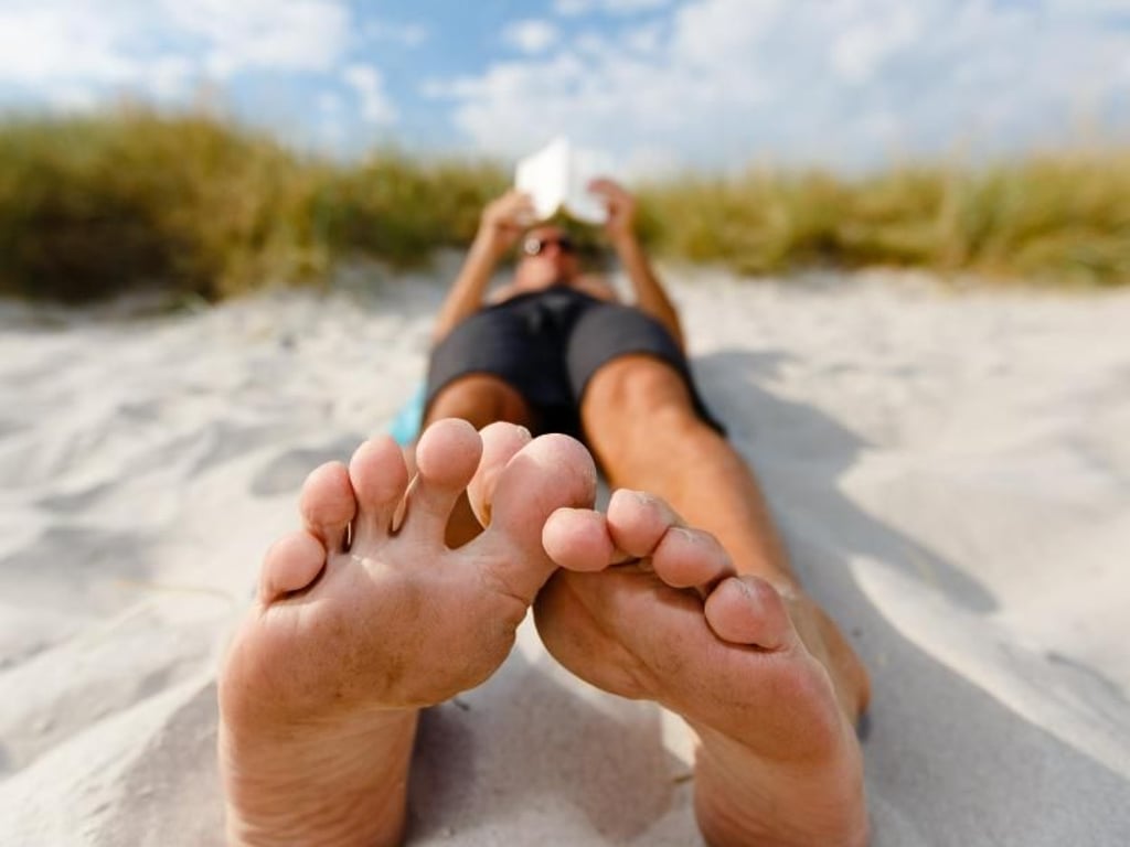 Urlauber konnten sich im Inland entspannen. Zum Beispiel am Ostseestrand. Foto: Frank Molter