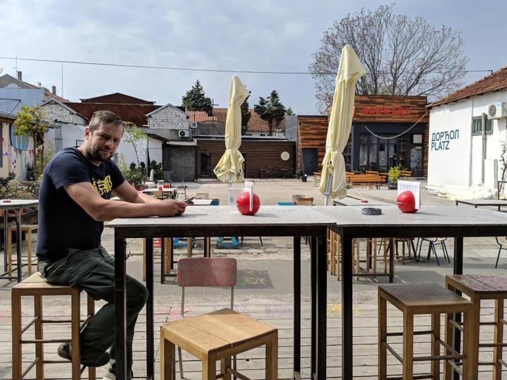 Hipster-Treff: Das gestalterische Konzept am Dorcol-Platz ist dem Berliner Holzmarkt nachempfunden. Foto: Laura Lewandowksi