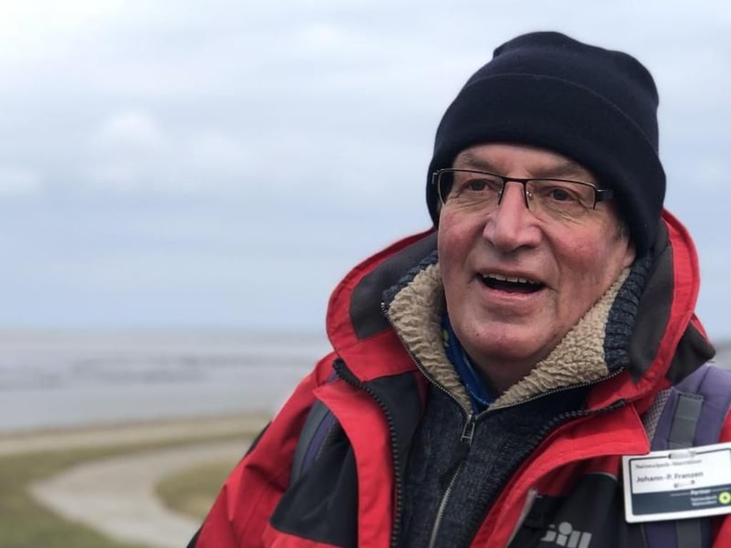 Johann P. Franzen ist Nationalpark-Wattführer. Interessierte geleitet er sommers wie winters sicher durchs Watt. Foto: Teresa Nauber