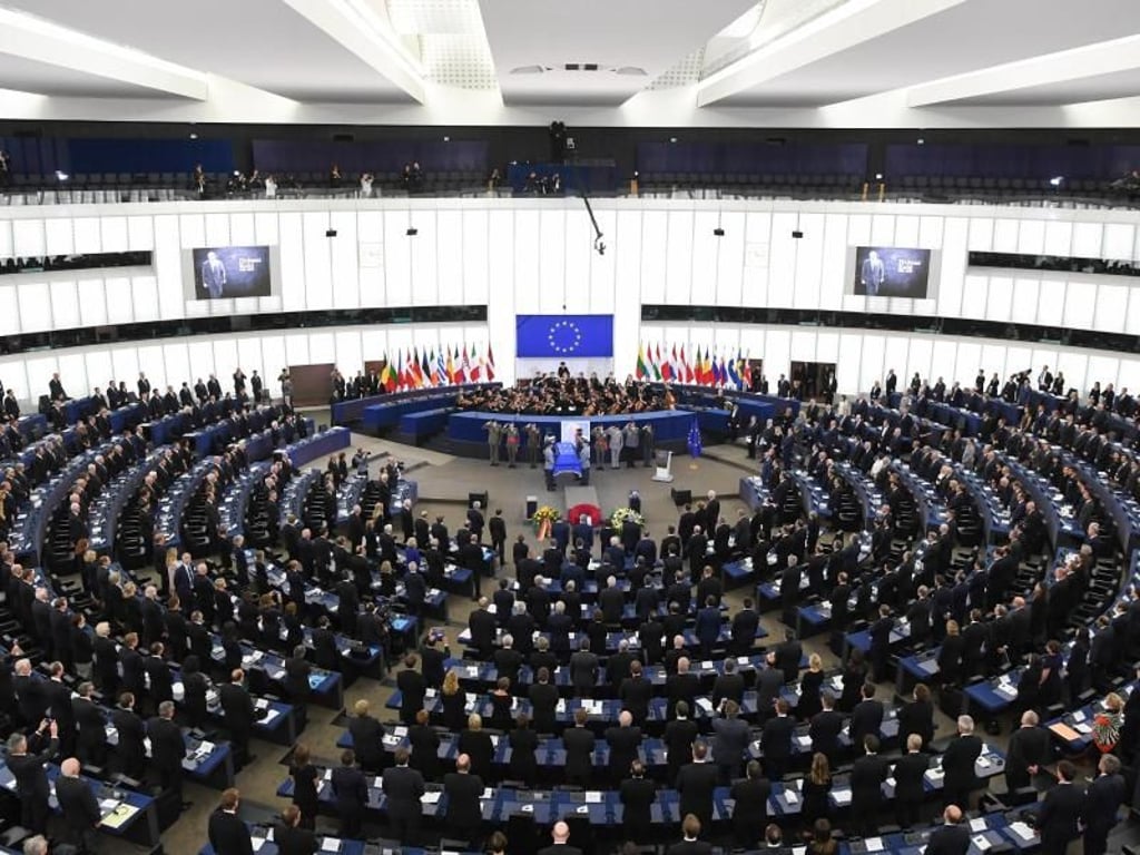 In Straßburg fand der erste europäische Trauerakt für einen Politiker statt. Foto: Sven Hoppe