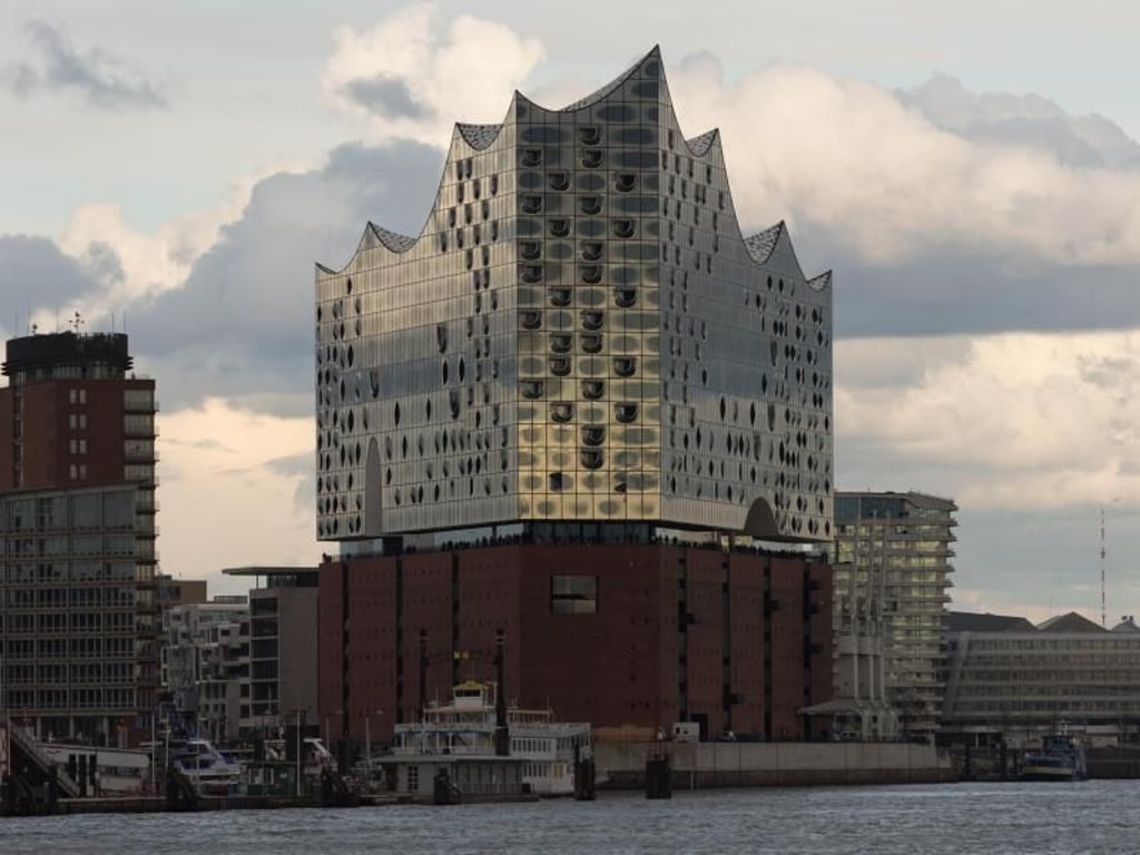 Die Elbphilharmonie ist Hamburgs spektakuläres neues Wahrzeichen. Foto: Christophe Gateau