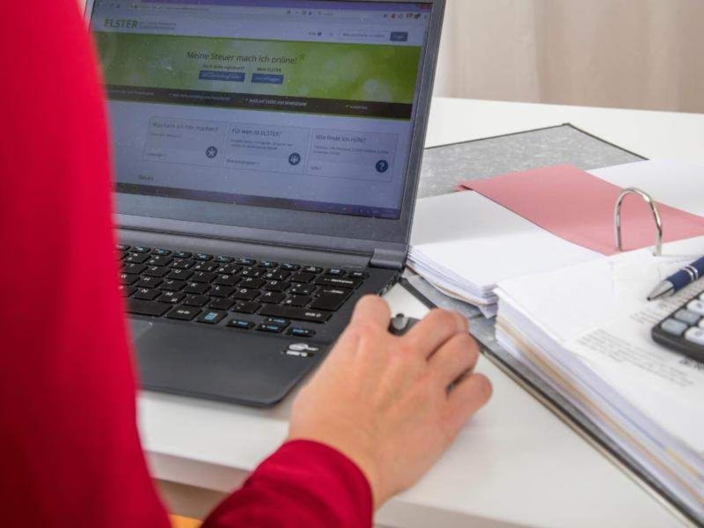 Steuerprogramme führen Nutzer meist komfortabel durch die Erklärung. An ihre Grenzen stößt die Software aber schnell bei komplexeren Steuerfällen. Foto: Christin Klose