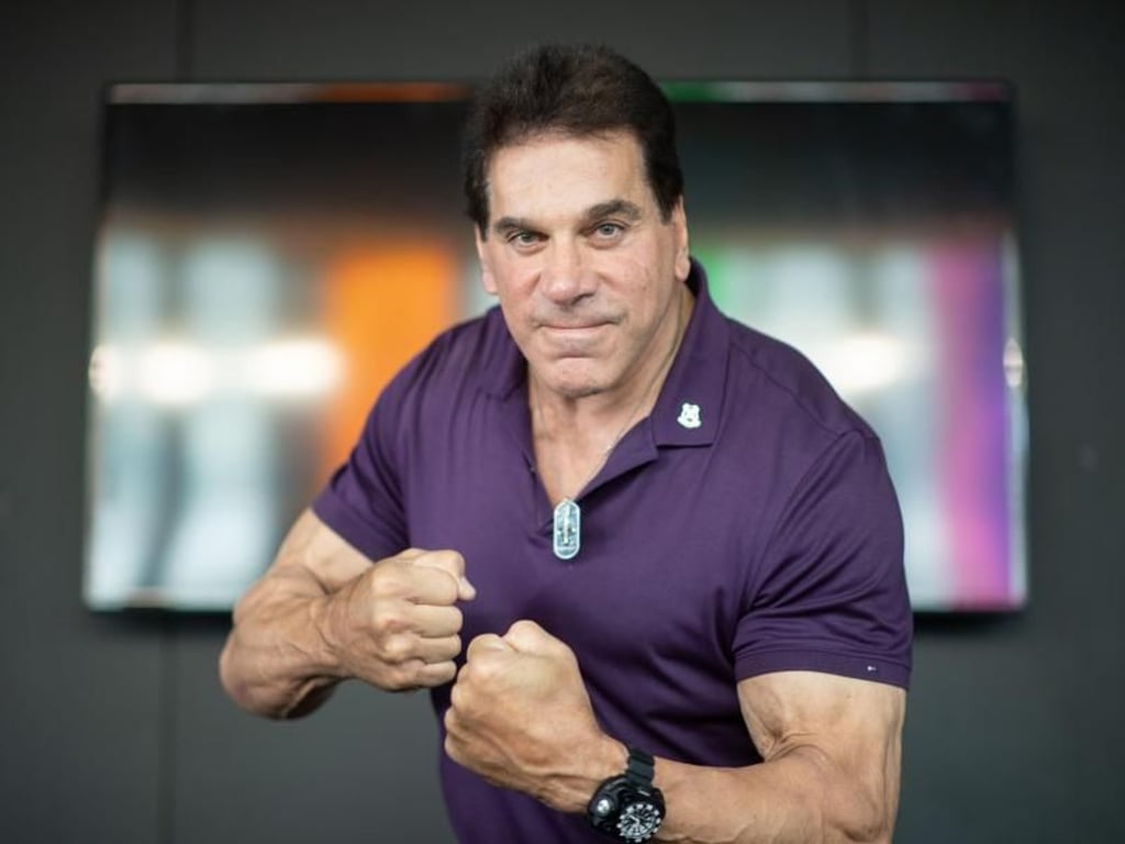 Lou Ferrigno, der unglaubliche Hulk, spannt seine Muskelmasse an. Foto: Marijan Murat