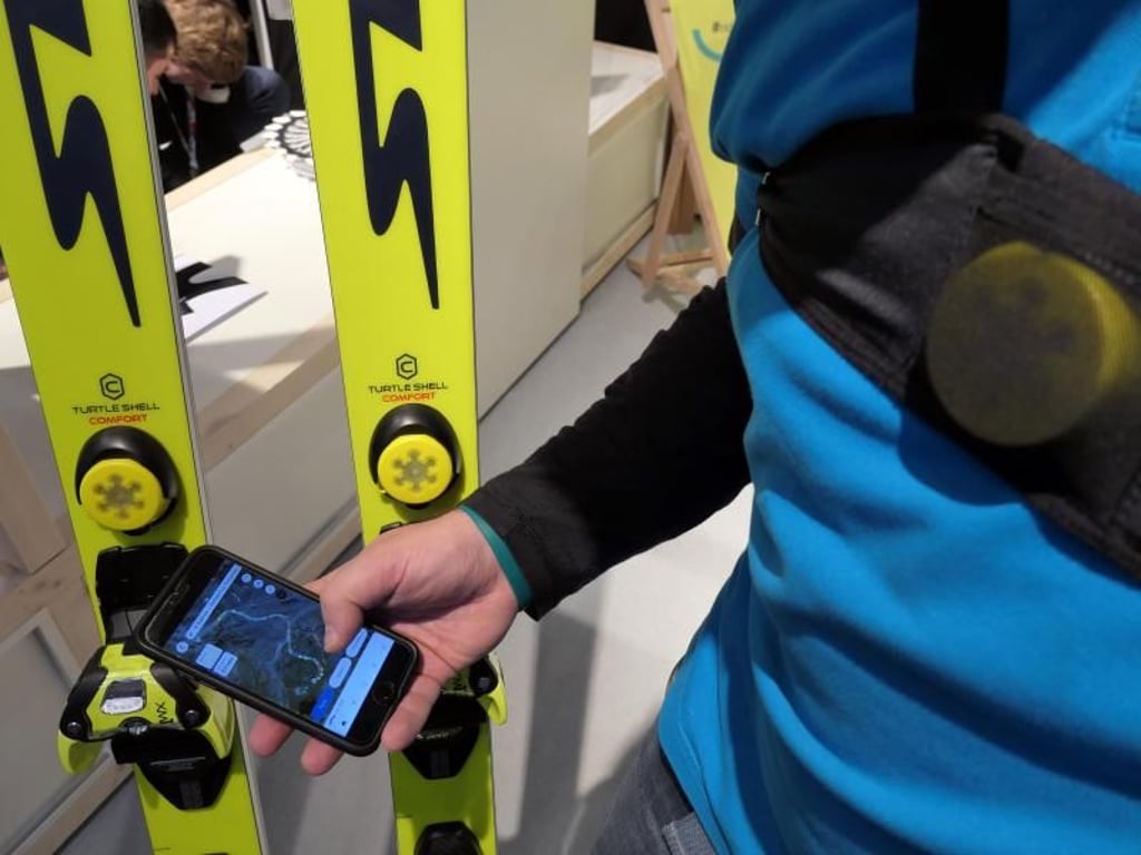 Kontroll-Check: Mit Hilfe der Sensoren an den Ski oder am Körper und einer App von Snowcookie können Skifahrer messen, wie gut sie gefahren sind. Foto: Tom Nebe