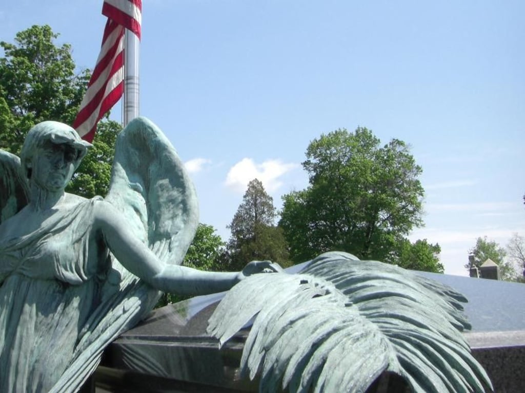 Pompöse Erinnerung an einen nicht so großen Präsidenten: Ein gewaltiger Engel schmückt das Grab von Chester A. Arthur in einem Vorort von Albany im US-Bundesstaat New York. Foto: Chris Melzer