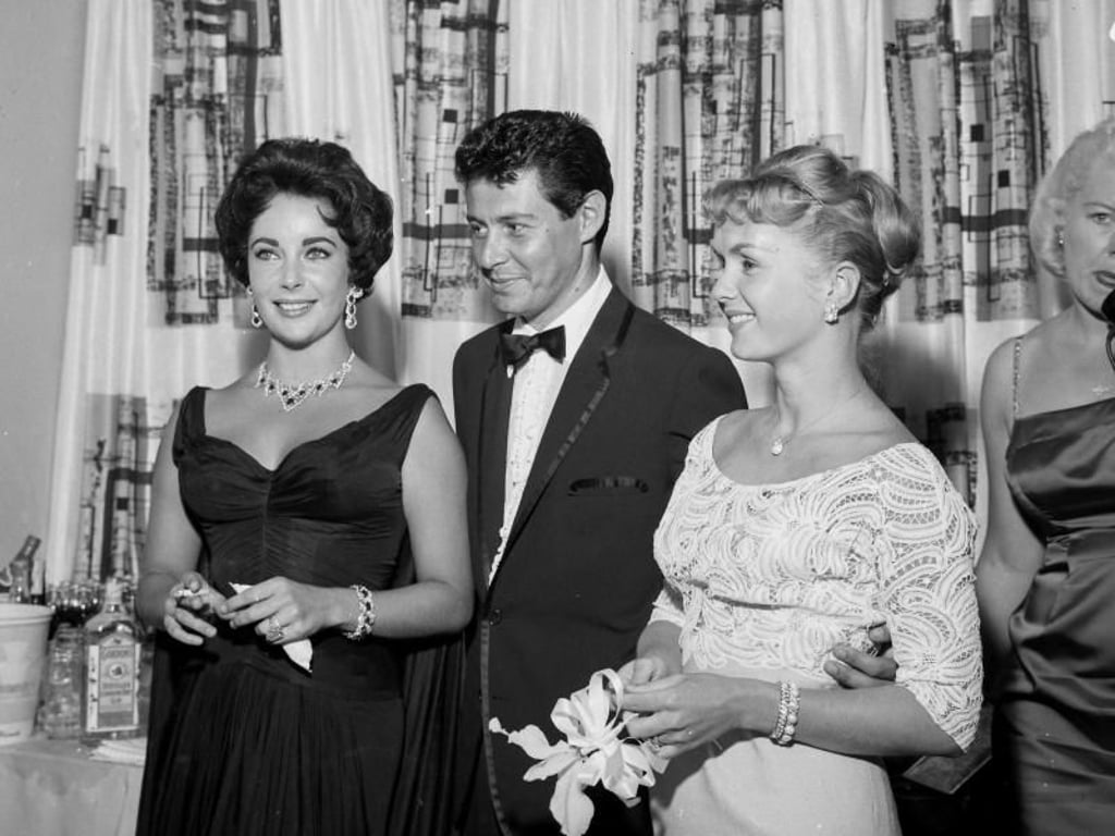 Elizabeth Taylor (l-r) , Eddie Fisher und Debbie Reynolds in Las Vegas 1958. Foto: Lvnb/Joe Buck Handout