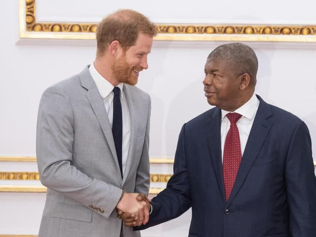 Der britische Prinz Harry (l), Herzog von Sussex, trifft sich mit Joao Lourenco, Präsident von Angola. Foto: Dominic Lipinski