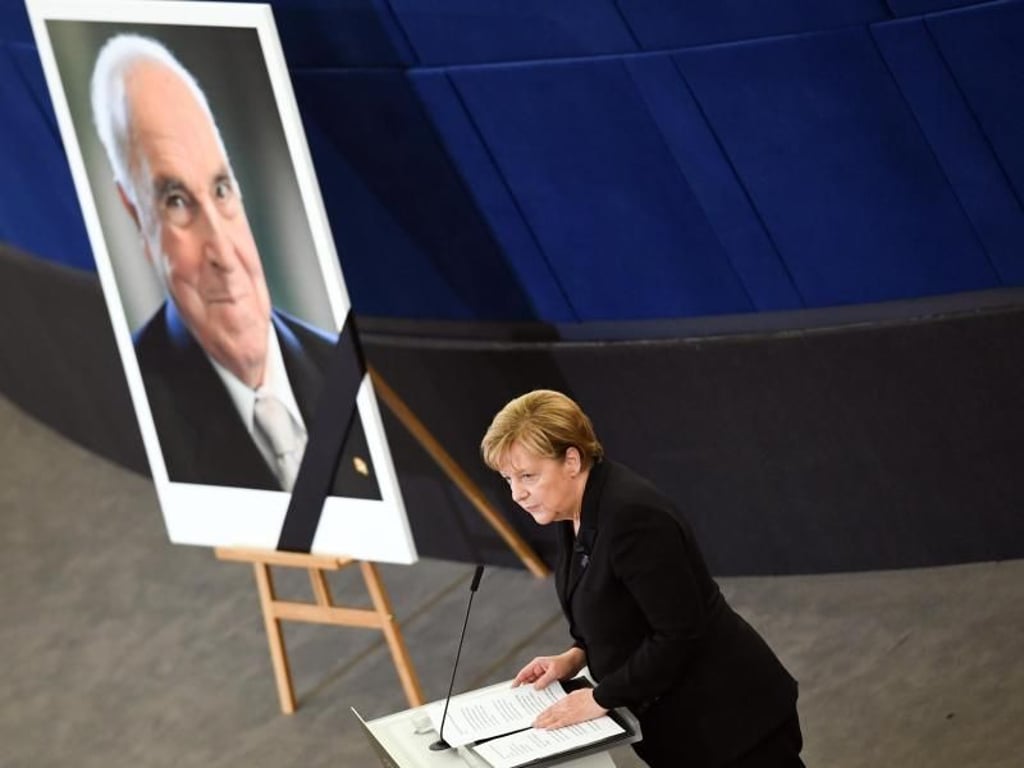 Bundeskanzlerin Angela Merkel während des europäischen Trauerakts im EU-Parlament. Foto: Sven Hoppe