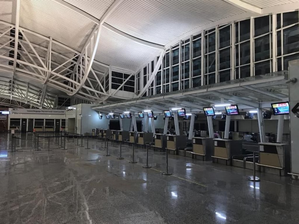 Nichts geht mehr: Der internationale Flughafen von Bali ist aus Angst vor einem unmittelbar drohenden Ausbruch des Vulkans Mount Agung geschlossen. Foto: James Hall