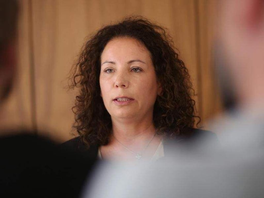 Die Insolvenzverwalterin der Odenwaldschule, Sylvia Rhein, spricht mit Medienvertretern. Foto: Fredrik von Erichsen/Archiv