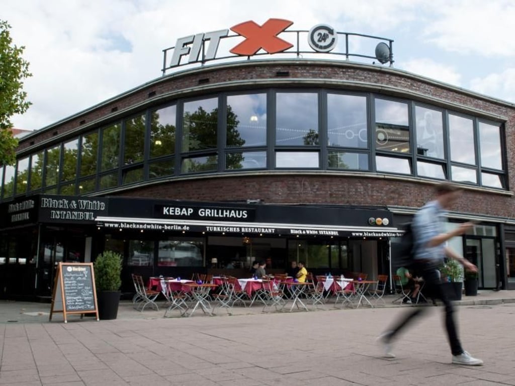 Früher das «Café Leon», heute ein Grillhaus: Hier hielt sich Erich Kästner gerne auf und beobachtete Menschen. Foto: Lisa Ducret