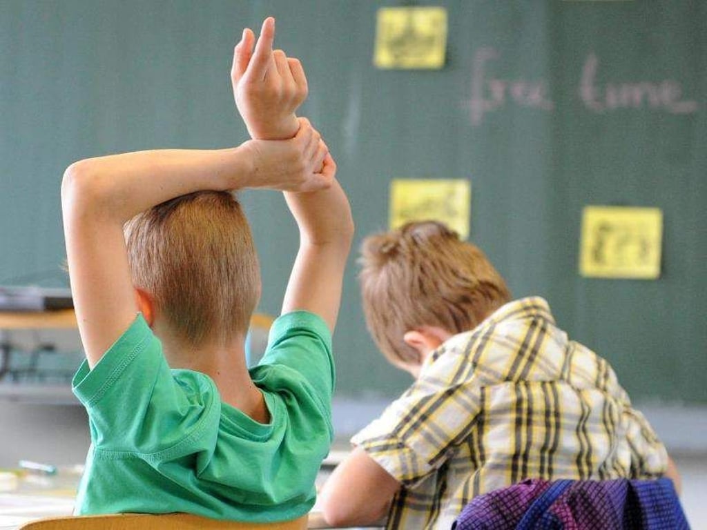 Knapp drei Viertel aller Eltern in Deutschland wünschen sich nach einen aktuellen Studie für ihr Kind einen Ganztagsschulplatz - doch nur 47 Prozent finden ihn am Ende auch. Foto: Daniel Bockwoldt/dpa