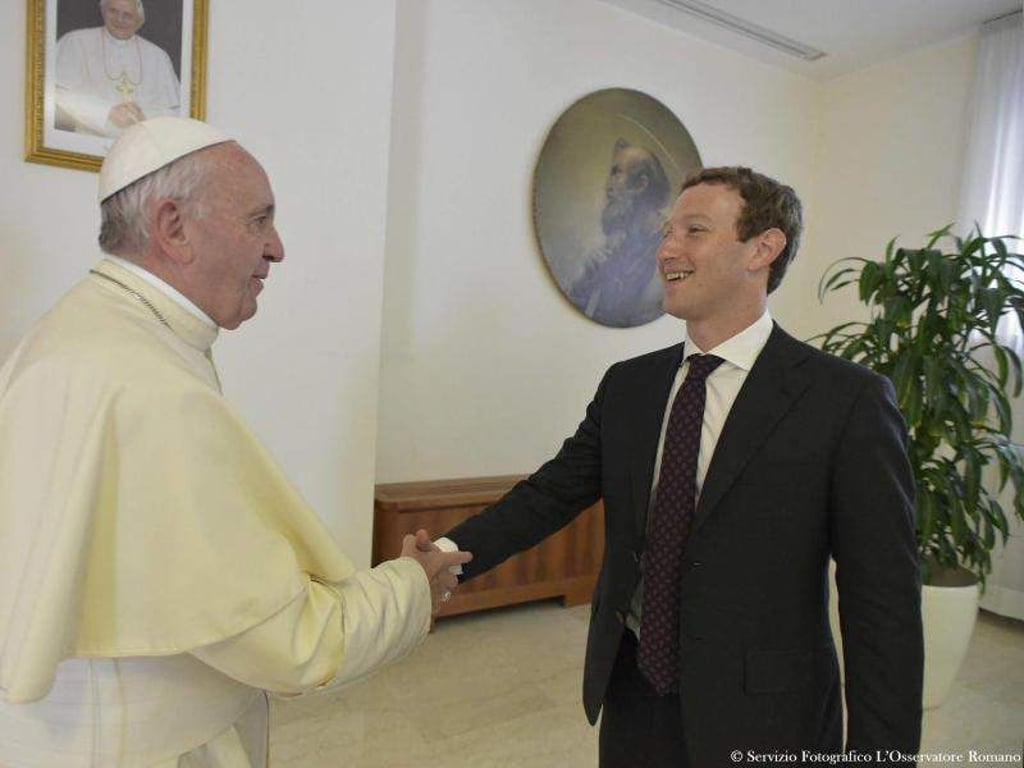Mark Zuckerberg wird von Papst Franziskus empfangen. Foto: L'osservatore Romano