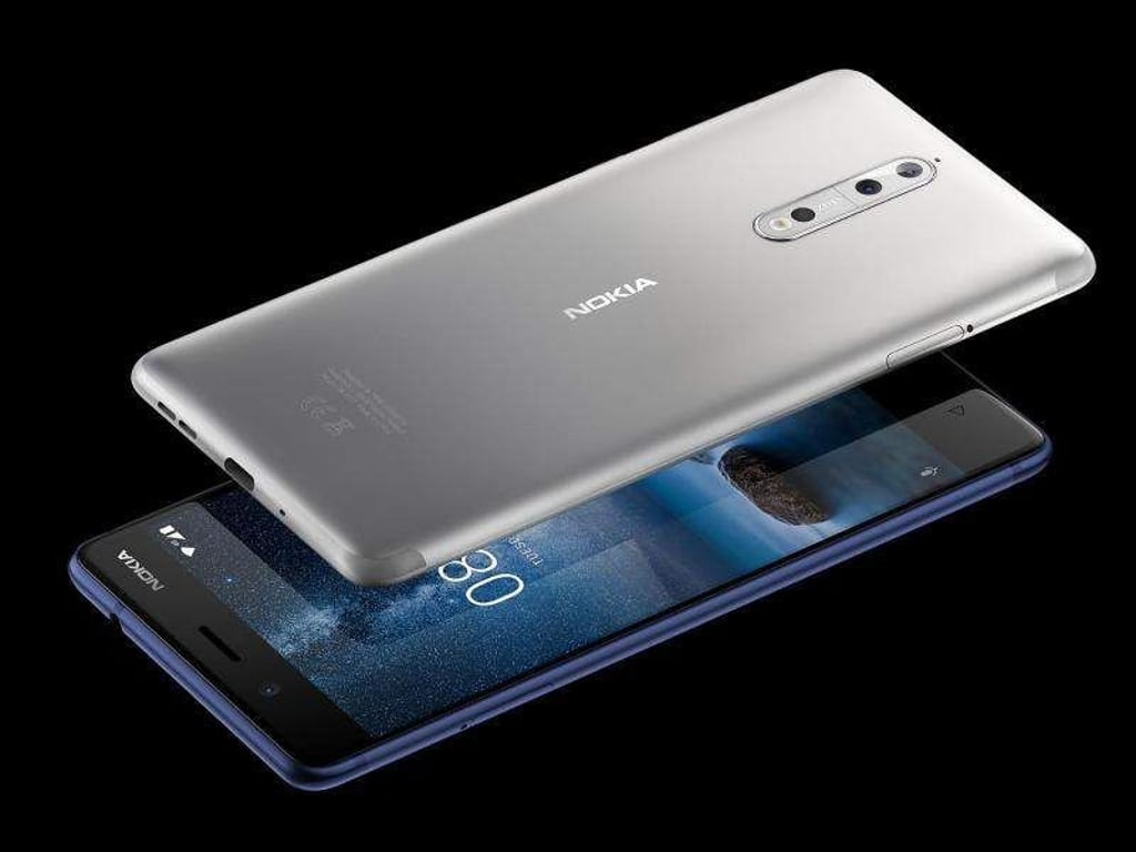 Das Nokia 8 wird unter anderem in der Farbe Steel erhältlich sein. Außerdem kommt es in Polished Blue, Tempered Blue und Polished Copper auf den Markt. Foto: HMD Global/dpa-tmn