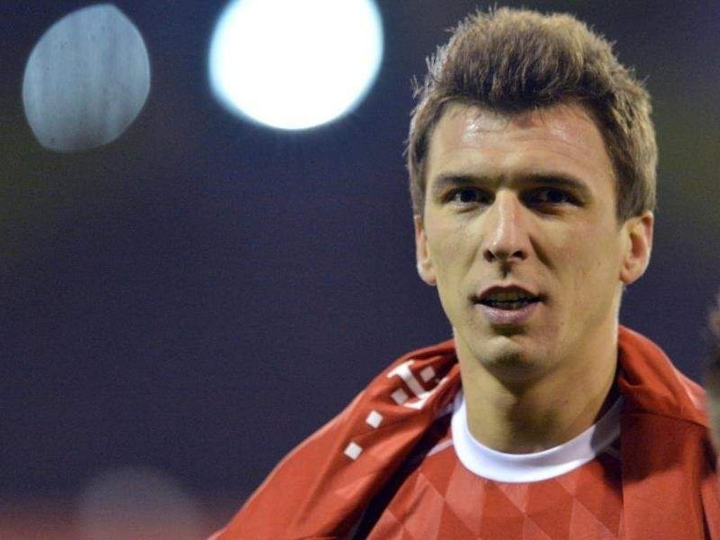 Die Bayern sind total zufrieden mit Stürmer Mario Mandzukic. Foto: Peter Kneffel