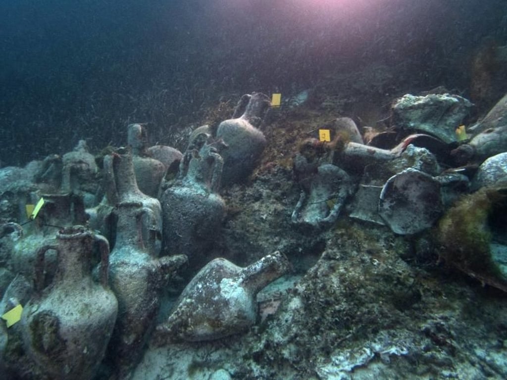 Amphoren auf dem Meeresboden nahe der Insel Alonnisos. Foto: Elena Becatoros