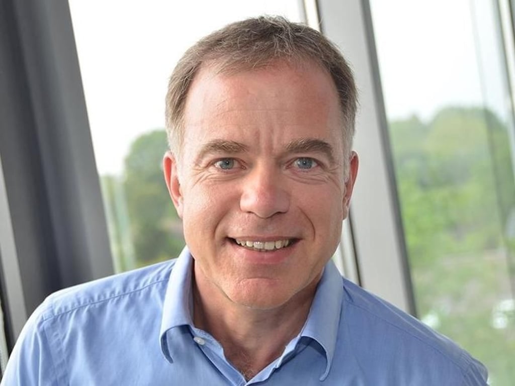 Burkhard Bensmann ist Honorarprofessor für Kommunikation und Organisationsentwicklung an der Hochschule Osnabrück. Foto: Johanna Peeck/Hochschule Osnabrück