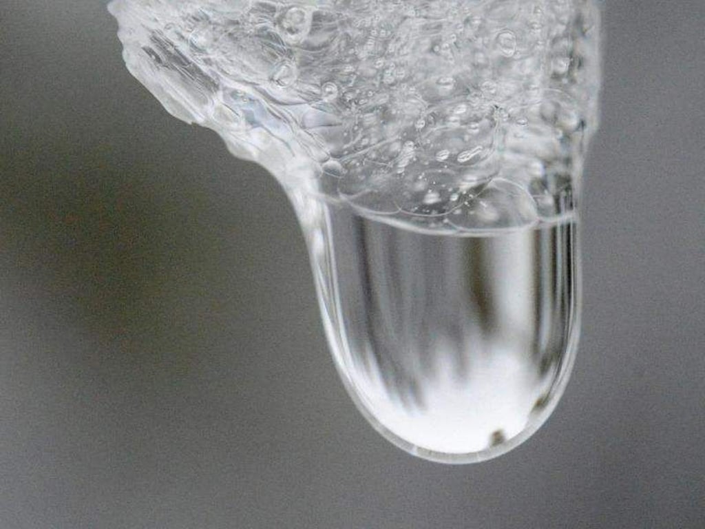 Rasantes Tauwetter im Harz: Hochwasserrisiko steigt. Foto: Julian Stratenschulte/Archiv