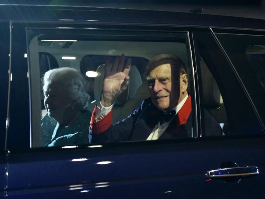 Die Queen und Prinz Philip fahren vor. Foto: Hannah Mckay