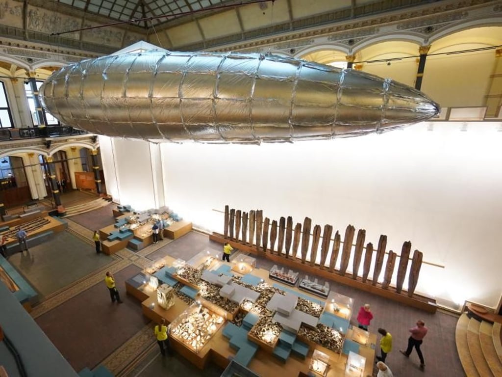 «Willing To Be Vulnerable» der südkoreanischen Künstlerin Lee Bul in Berlins Martin-Gropius-Bau. Foto: Jörg Carstensen