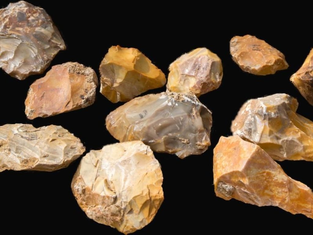 Handäxte aus Feuerstein. Foto: Samuel Magal/Israel Antiquities Authority