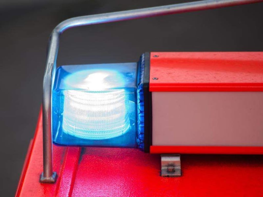 Feuerwehrblaulicht. Foto: Daniel Bockwoldt/Archiv