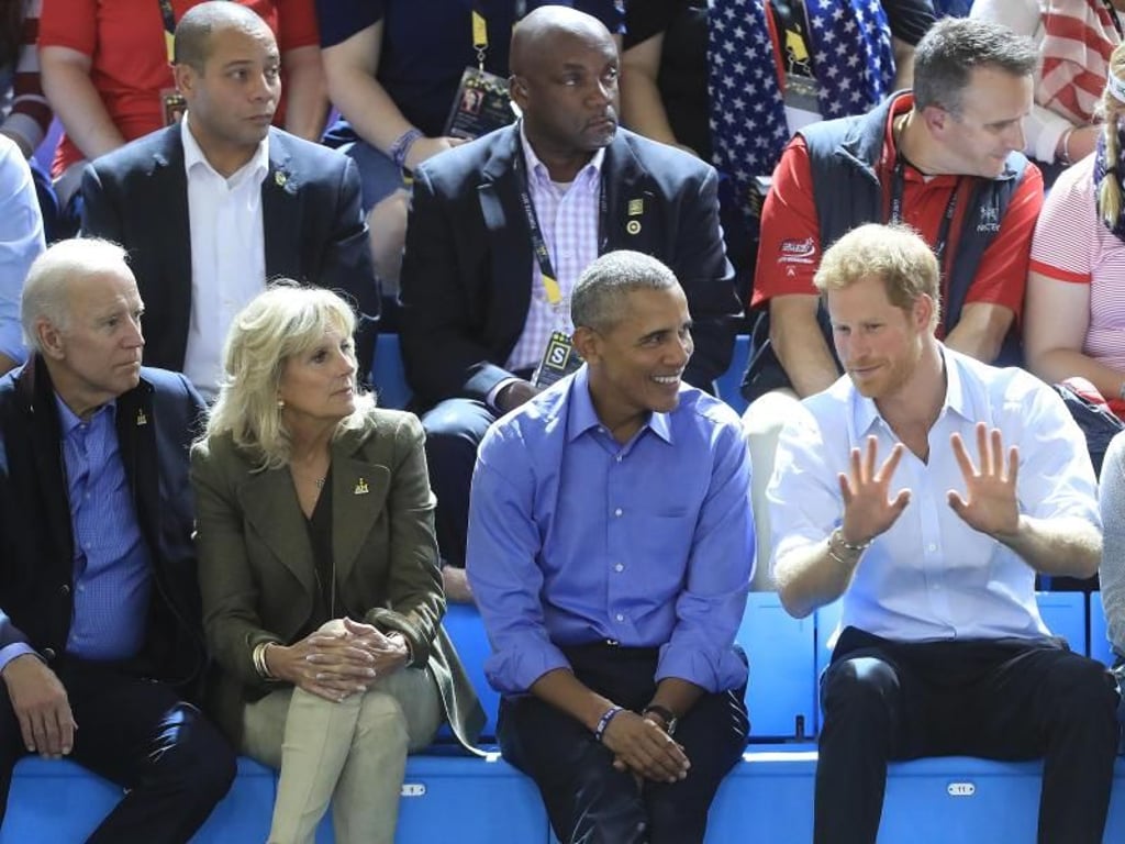 Der ehemalige US-Vize-Präsident Joe Biden (l) und seine Frau Jilla (2.v.vl.) waren auch mit dabei. Foto: Danny Lawson
