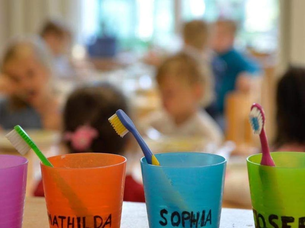 Kleine Kinder haben meist noch kein Zeitgefühl und können nicht einordnen, wann sie aus der Kindertagesstätte abgeholt werden. Foto: Monika Skolimowska