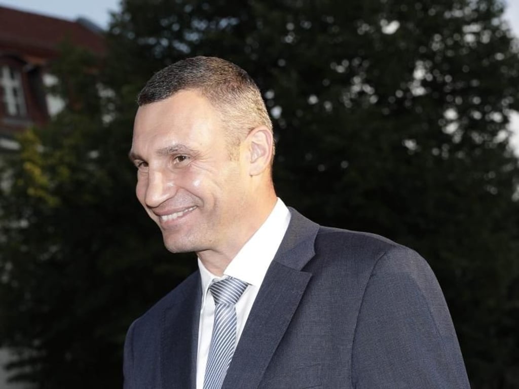 Vitali Klitschko hat zu beiden Kandidaten ein persönlich gutes Verhältnis. Foto: Jörg Carstensen