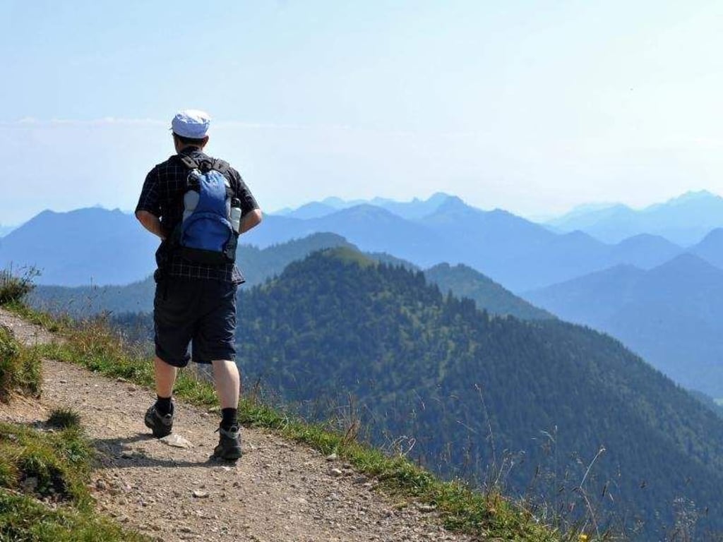 Bergauf und bergab: Wer viele Höhenmeter überwindet, verbraucht viele Kalorien. Foto: Andreas Gebert