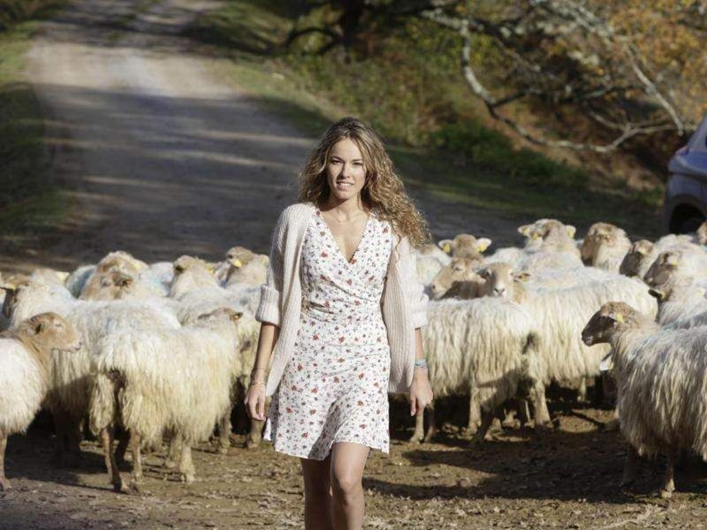 Sibylle Garnier (Elodie Fontan) muss aus beruflichen Gründen ins Baskenland. Foto: Claude Medale/Paradis Films