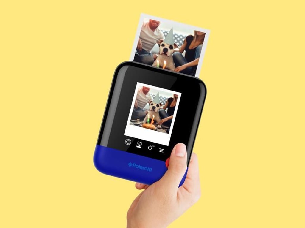 Die Polaroid Pop ist Sofortbild-, Digitalkamera und Thermodrucker in einem Gerät. Sie soll Ende 2017 auf den Markt kommen. Foto: Andrea Warnecke