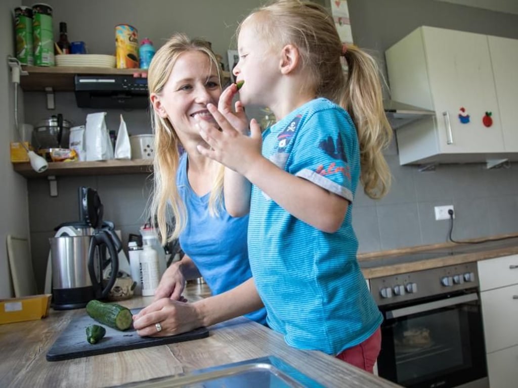 Kinder müssen ein Lebensmittel öfter probieren, bis sie es mögen. Foto: Christin Klose