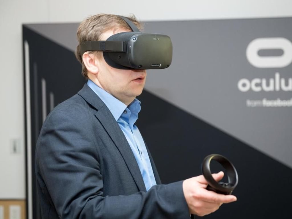 Die Virtual-Reality-Brille Oculus Quest kommt am 21. Mai in den Handel. Foto: Andrea Warnecke/dpa-tmn