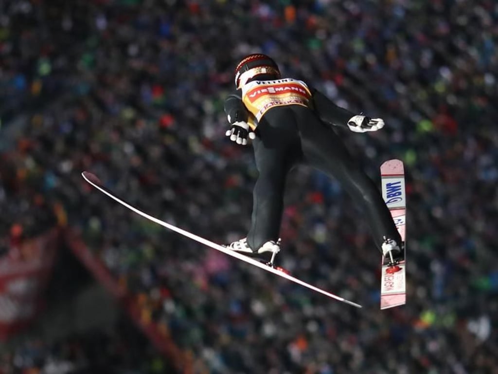 Favorit Ryoyu Kobayashi hat das Auftaktspringen gewonnen. Foto: Daniel Karmann