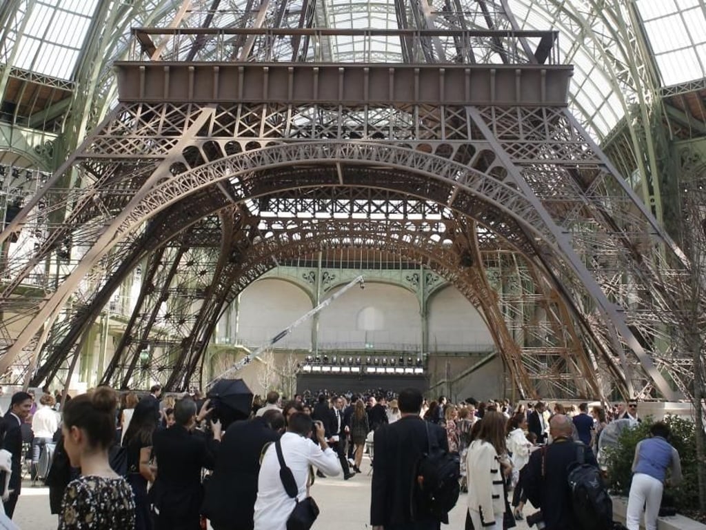 Zwei Eiffeltürme in Paris - hier der Nachbau. Foto: Thibault Camus