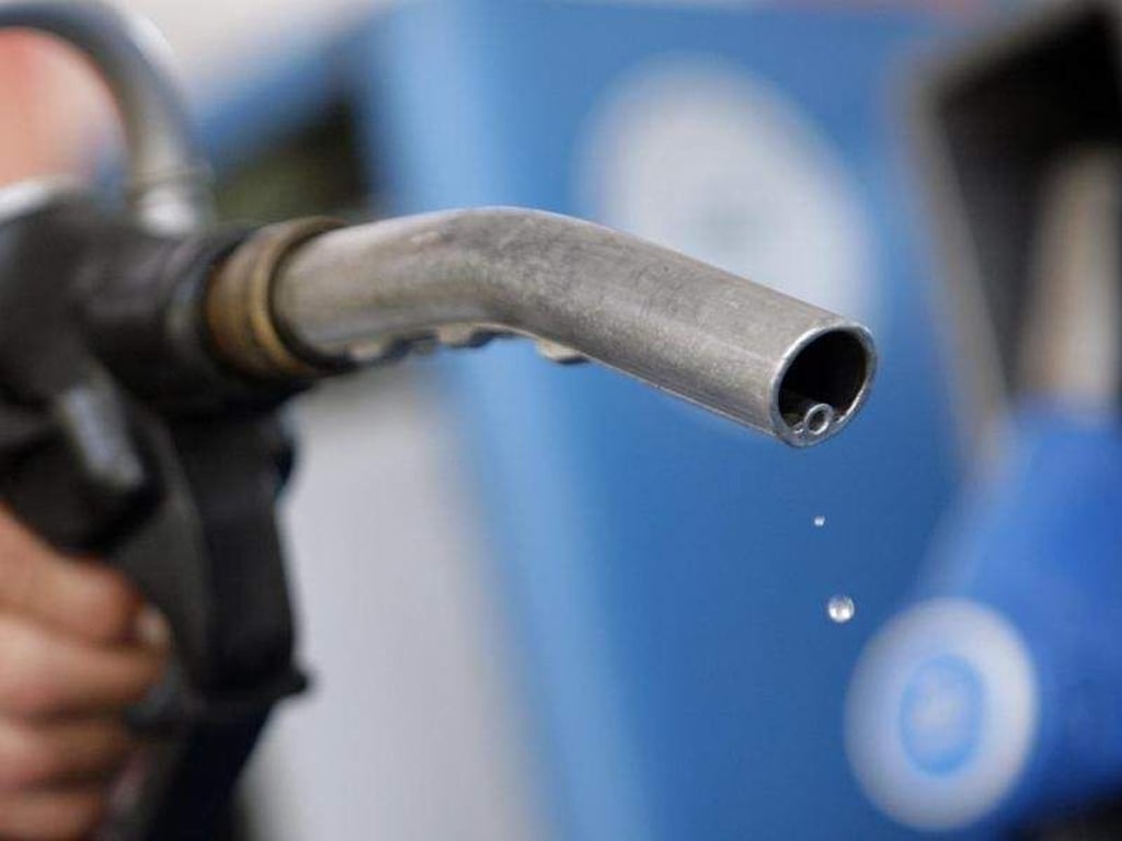 Mal keine schlechten Nachrichten für Autofahrer: Die Spritpreise liegen seit Monaten unter dem Vorjahresniveau. Foto: Andreas Gebert