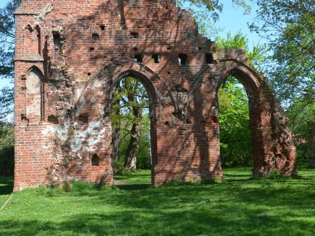 Oft gemalt von Caspar David Friedrich: Die Klosterruine von Eldena war dem Maler besonders wichtig. Foto: Andreas Heimann