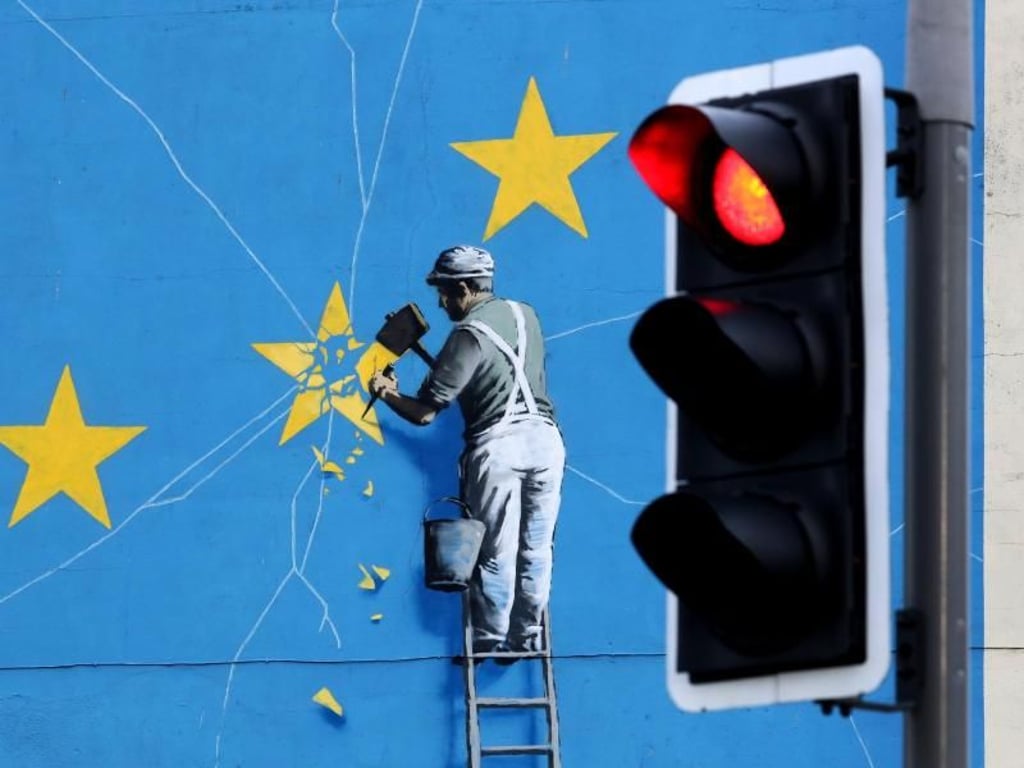 Das Brexit-Wandbild des Streetart-Künstlers Banksy. Schon Ende Oktober will Boris Johnson sein Land aus der EU führen. Foto: Gareth Fuller/PA Wire