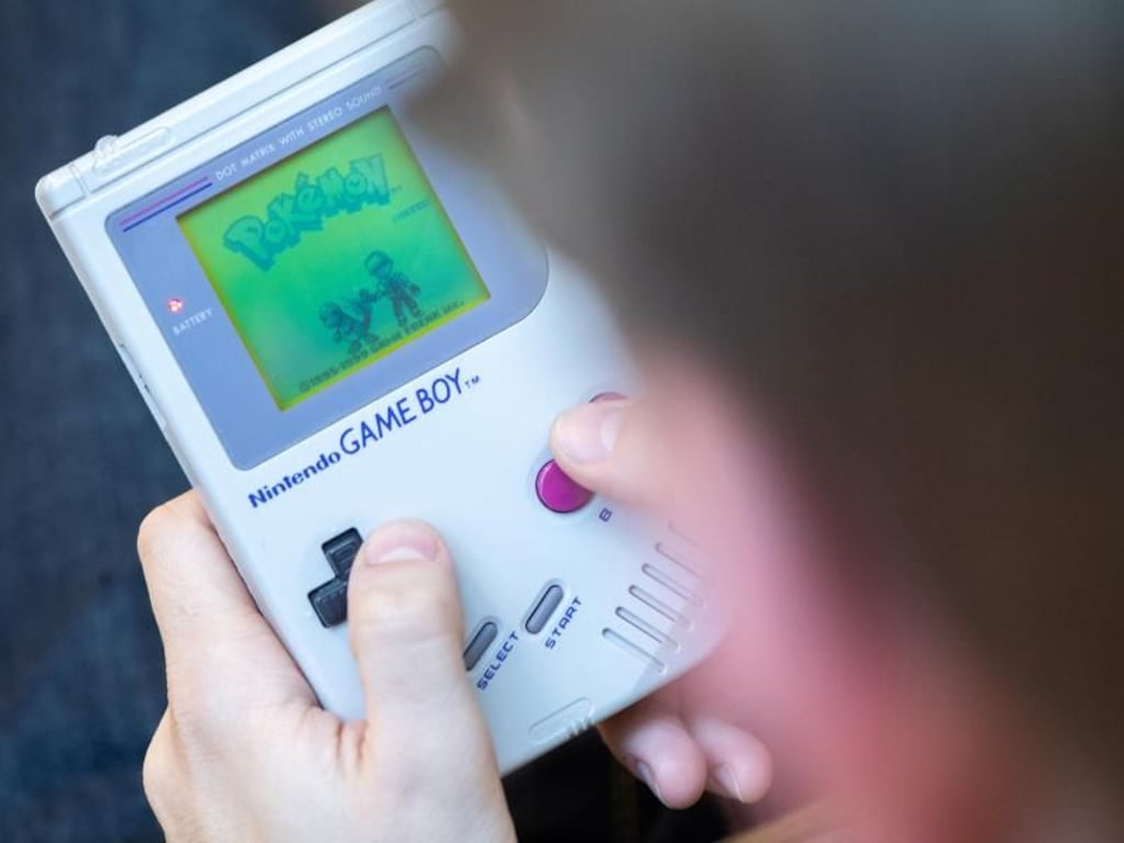 Auf dem Game Boy machten auch die Pokémon ihre ersten Schritte in die Videospielewelt. Foto: Andrea Warnecke