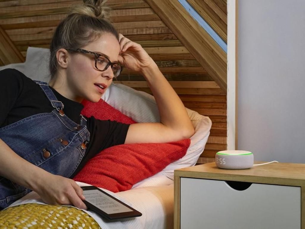 Update für den Echo Dot: Nun gibt es eine Digitaluhr-Anzeige für den kleinen Lautsprecher. Foto: Amazon/dpa-tmn